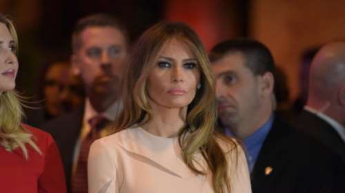 Έβγαλε νύχια η Μελάνια με αστείο σε βάρος του γιού της: «Ντροπή σου»