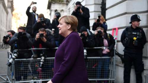 Η Μέρκελ για πρώτη φορά στο Άουσβιτς -Ανακοινώνει δωρεά 60 εκατ.ευρώ