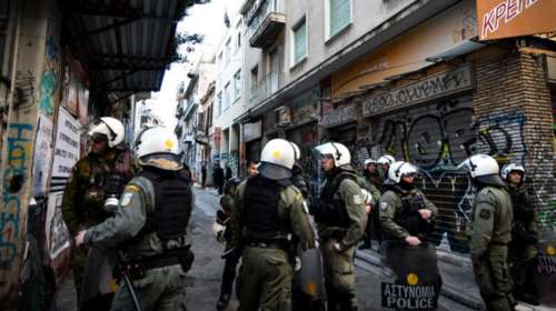 Ελεύθεροι οι συλληφθέντες στα Εξάρχεια για τον αρχαίο αμφορέα