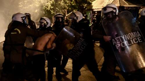 Επεισόδια στα Εξάρχεια - Δεκάδες συλλήψεις και προσαγωγές