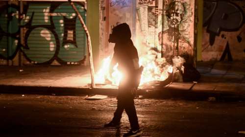 Οι αντιεξουσιαστές απειλούν: «Θα κάνουμε Εξάρχεια όλη την Αθήνα»