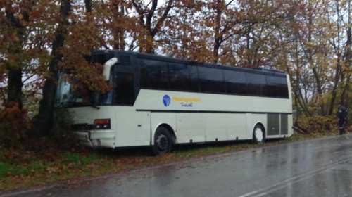 Καλαμπάκα: Ατύχημα και εκτροπή λεωφορείου με 37 μαθητές [εικόνες]