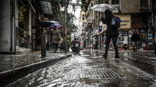 Χειμωνιάτικο το σκηνικό την Παρασκευή - Βροχές &amp; καταιγίδες