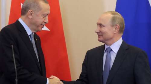 Bloomberg: Η Τουρκία απομακρύνεται από το ΝΑΤΟ, ετοιμάζει όπλα με τη Ρωσία