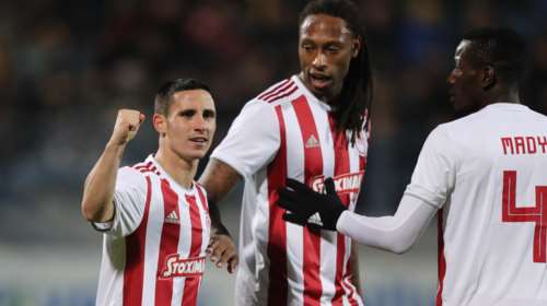 Super League: Ολυμπιακός-ΠΑΟΚ μαζί στην κορυφή, 3η η ΑΕΚ