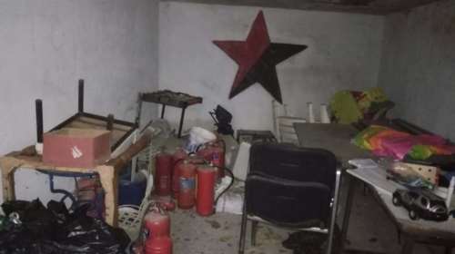 Οι πρώτες εικόνες της κατάληψης στο Μαρούσι - Κοντάρια και κράνη