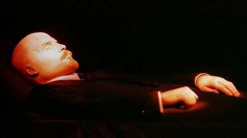 Πούτιν: Τη σορό του Λένιν... δεν χρειάζεται να την πειράξουμε