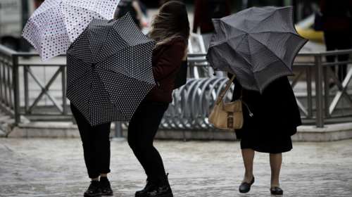 Καιρός: Ραγδαία επιδείνωση την Κυριακή -Βροχές &amp; δυνατά μποφόρ