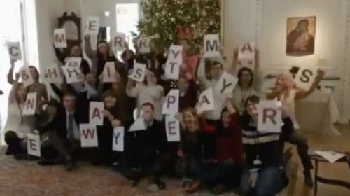 Πρωτότυπες ευχές της Βρετανικής Πρεσβείας στην Αθήνα [βίντεο]