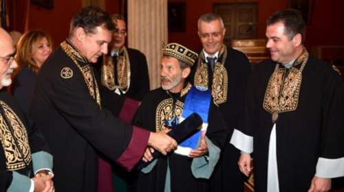 Σταύρος Ξαρχάκος: Επίτιμος διδάκτορας του Πανεπιστημίου Αθηνών