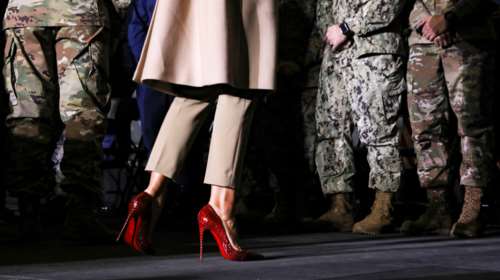 Τα εντυπωσιακά κόκκινα τακούνια της Μελάνια Τραμπ