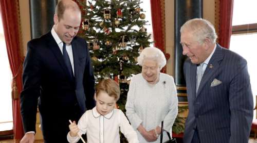 Καμαρώνει η βασίλισσα Ελισάβετ: Ο Τζορτζ φτιάχνει πουτίγκες [εικόνες]