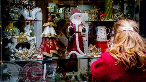 Ωρα για ψώνια: Το ωράριο καταστημάτων μέχρι και Πρωτοχρονιά