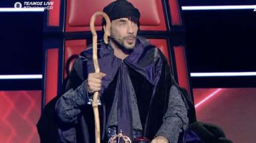«The Voice»: Οι εκκεντρικές εμφανίσεις του Πάνου Μουζουράκη [εικόνες]