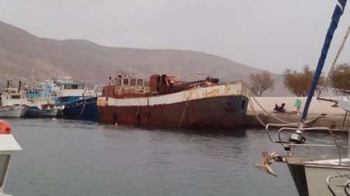 Βυθίστηκε φορτηγό πλοίο στο λιμάνι της Καλύμνου [εικόνες &amp; βίντεο]