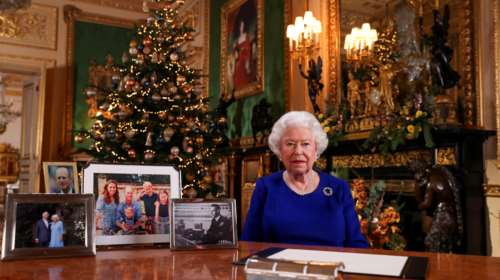 Η βασίλισσα Ελισάβετ... εξαφάνισε την Μέγκαν και τον Χάρι [εικόνα]