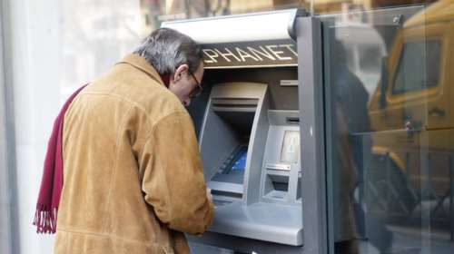 Τι να προσέχετε στις συναλλαγές σας στα ΑΤΜ τα Χριστούγεννα