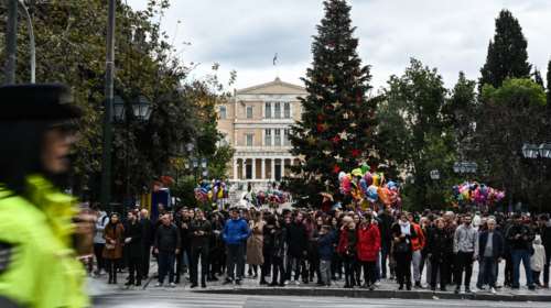Το βράδυ στην Αθήνα: Onirama στο Σύνταγμα και σόου στην Κοτζιά