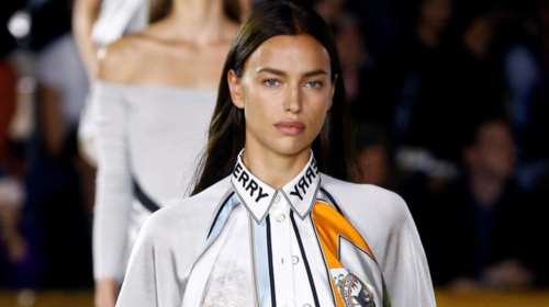 Ιρίνα Σάικ: δεν είναι καθόλου θλιμμένη, βόλτες με την κόρη της