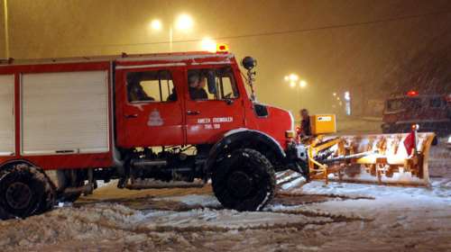 Καιρός: Εγκλωβισμένοι φοιτητές σε λεωφορείο στην Εύβοια