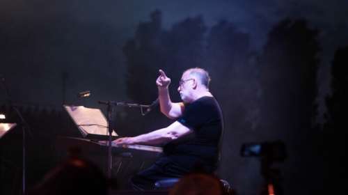 Θάνος Μικρούτσικος: Τι ζήτησε η οικογένειά του