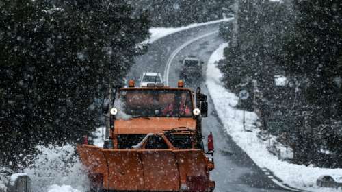 ΕΜΥ: Σφοδρή και τη Δευτέρα η «Ζηνοβία» - Πού θα χιονίσει