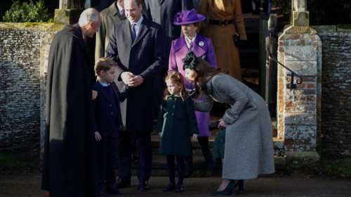 Αυτός είναι ο λόγος που σκύβει στο ύψος τους όταν μιλάει στα παιδιά της