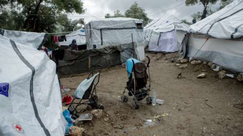 Ένταση στη Μόρια: 200 μετανάστες έκλεισαν τον δρόμο