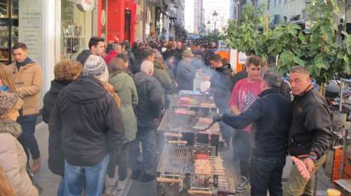 Θεσσαλονίκη: Απέραντο υπαίθριο γλέντι στο κέντρο της πόλης
