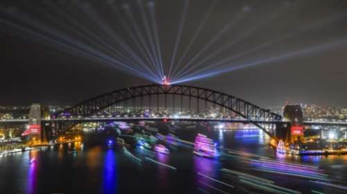 Ο κόσμος υποδέχθηκε το 2020 και τη νέα δεκαετία