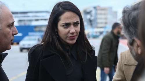 Δόμνα Μιχαηλίδου: Εορταστικό γεύμα σε αστέγους στον Πειραιά