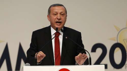 Politico: Γιατί η Τουρκία απομακρύνεται από τη Δύση