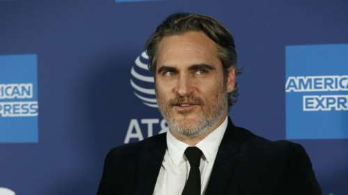 Ο Joaquin Phoenix σε φεστιβάλ σινεμά με τη μητέρα του [εικόνες]