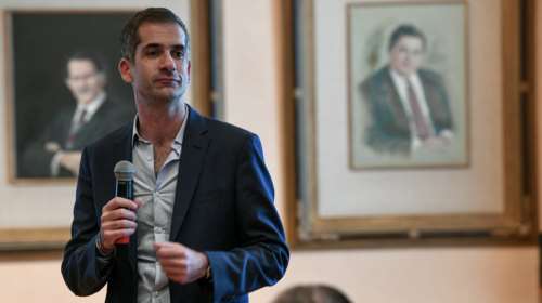 Μήνυση Μπακογιάνη για ύποπτες τραπεζικές κινήσεις σχολικής επιτροπής