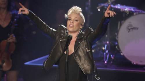 Αυστραλία: Στη μάχη με τις φλόγες και η Pink