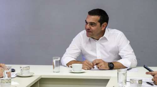 Συνέντευξη Τσίπρα: Στηρίζει Παυλόπουλο με νύχια και με δόντια
