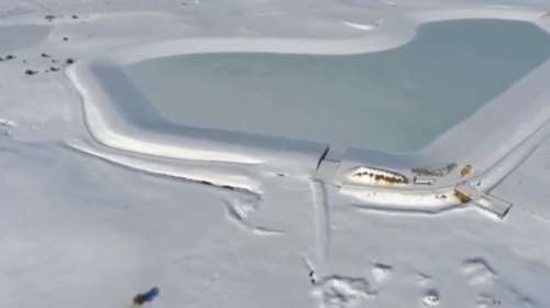 Χανιά: Τεχνητή λίμνη έγινε «πίστα» λόγω παγωνιάς