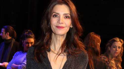 Κατερίνα Λέχου: Φωτογραφίζεται στην παραλία με τον σκύλο της