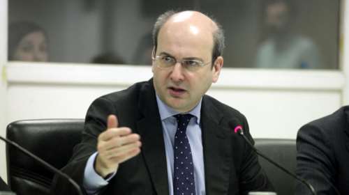 Χατζηδάκης: 3.000 βλάβες στο δίκτυο της ΔΕΗ λόγω κακοκαιρίας