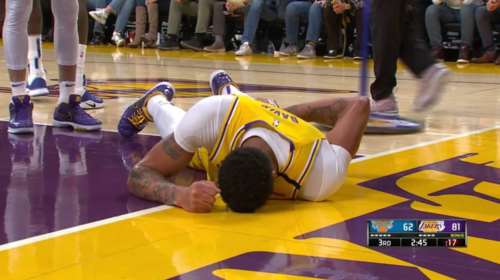 Σοκαριστική πτώση μπασκετμπολίστα του NBA στο παρκέ [βίντεο]