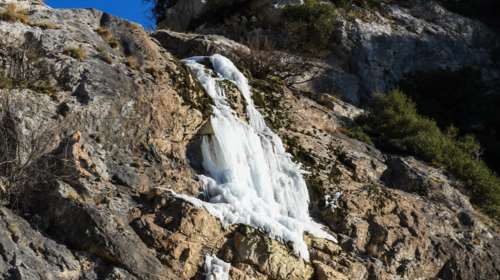 Άρτα όπως ...Νιαγάρας: Πάγωσαν οι καταρράκτες