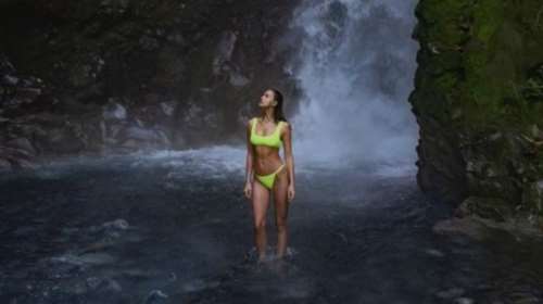 Η Ιρίνα Σάικ στην Κόστα Ρίκα πιο σέξι και χαλαρή από ποτέ [Εικόνες]