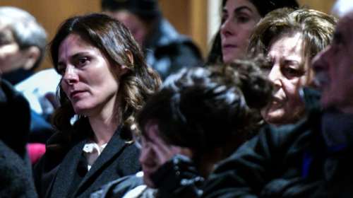 Η Περιστέρα στη δίκη της Χρυσής Αυγής - Δίπλα στη Μάγδα Φύσσα [εικόνες]