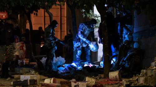 Καταλήψεις: Τρείς ώρες μάχη της ΕΛΑΣ με drone &amp; λέιζερ!