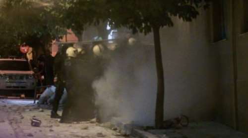 Κόρη γνωστού ηθοποιού συνελήφθη σε κατάληψη στο Κουκάκι