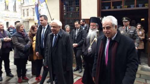 «Θα είστε πάλι Πρόεδρος;» - Παυλόπουλος: Μόνο ο Θεός το ξέρει