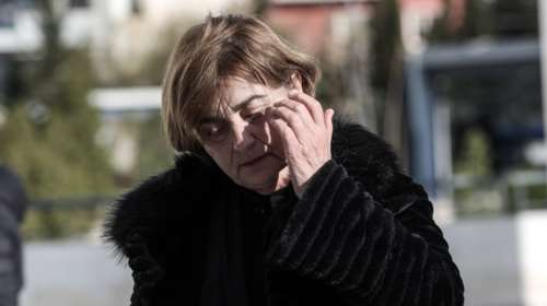 Λύγισε η μητέρα της Ελένης Τοπαλούδη- Οδηγήθηκε στο νοσοκομείο