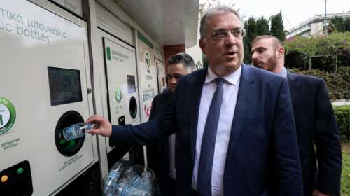 Θεοδωρικάκος: «Αν συνεχιστούν οι προσφυγικές ροές θα χρειαστούν μέτρα»