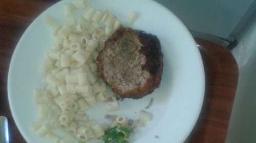 ΣΟΚ:Κόρη ασθενούς στο Κρατικό Νικαίας βρήκε στο φαγητό σκουλήκι- φωτο