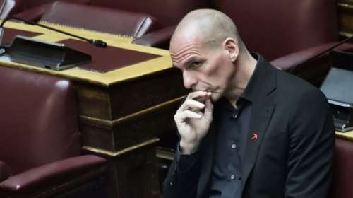 Βαρουφάκης: Το Twitter τον «σκίζει» για τη Μάγδα Φύσσα - «Ξεφτίλα, χυδαίε»